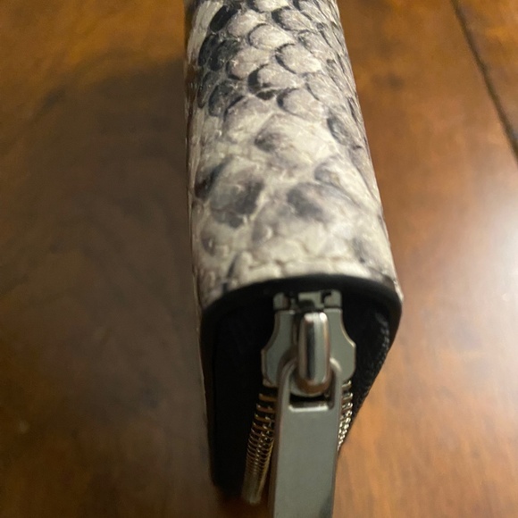 Tory Burch Python Leather Long Wallet EUC - Picture 8 of 8